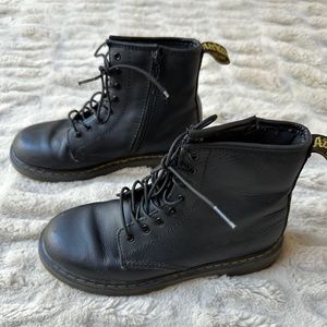DR. MARTENS 1460 Smooth Leather Lace Up Boots - Black